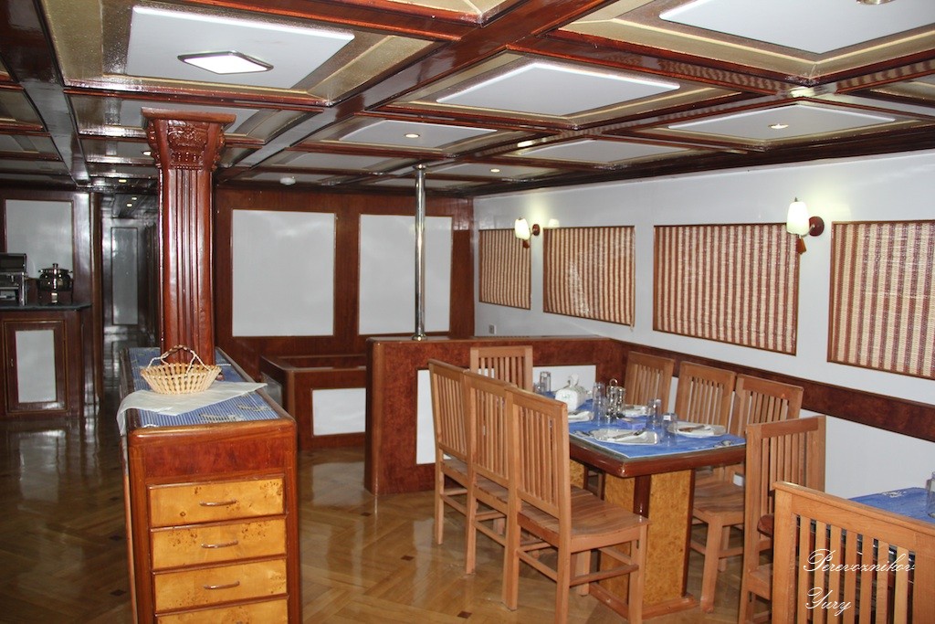 M/Y C. Sound Explorer