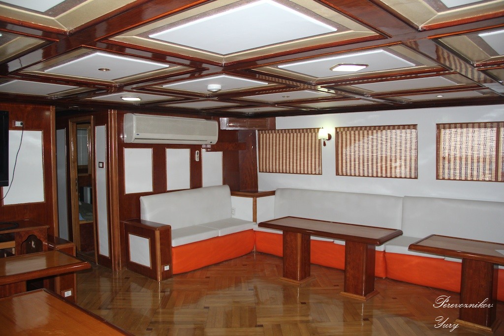 M/Y C. Sound Explorer