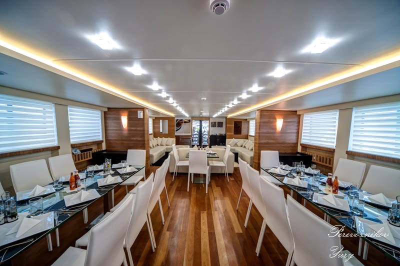 M/Y Voyager